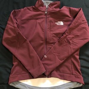 maroon turtleneck the north face jacket